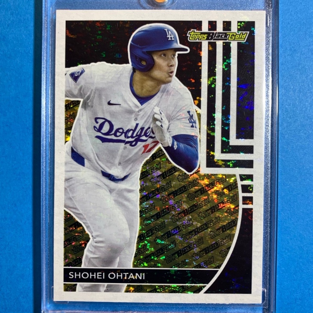 ⚾️🔥SHOHEI OHTANI GOLD REFRACTOR BASEBALL CARD LOS ANGELES DODGERS - MINT!!